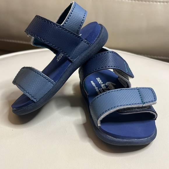 NWOT See Kai Run Basics Water-Friendly Blue Sandals Size 4 - Picture 7 of 10